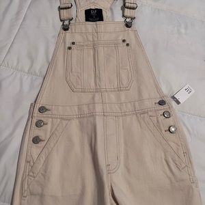 Teen’s overall shorts. Size 12. New with tag. Great for a gift.